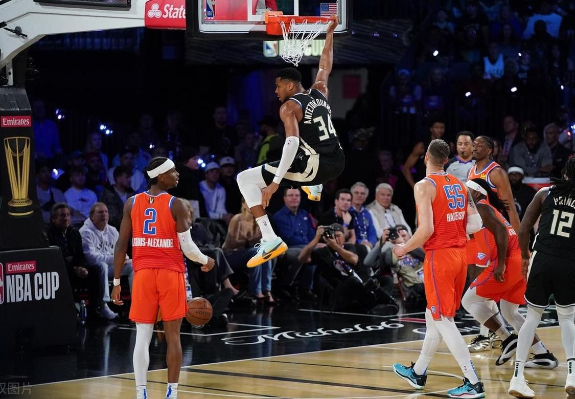 NBA季后赛：雄鹿横扫对手晋级